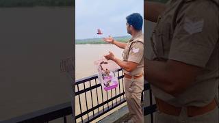 एक सकून बेजुबानो की आजादी का 🥰🌎 humanity birds motivation respect uppolice freedom viralvideo [upl. by Atinat]