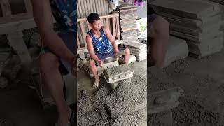 paano gumawa nang hollow blocks manual type molder foryouviral shortvideo foryou hollowblocks [upl. by Aihsia]