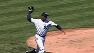 El Duque throws his entire glove to first [upl. by Vivica]