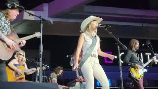 Lainey Wilson performing 4x4xU live on the rooftop of the Grammy Museum [upl. by Loleta]