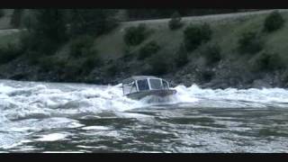 Jet Boat struggles at the top of the rapid [upl. by Eelrebmyk]