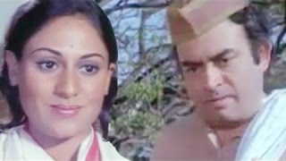 Jaya Bachchan helps Sanjeev Kumar while cooking – NaukerBollywood Movie Scene [upl. by Ahsi]