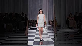 Kendall vs Yasmin fashion model runway kendalljenner ytshorts [upl. by Mixam415]