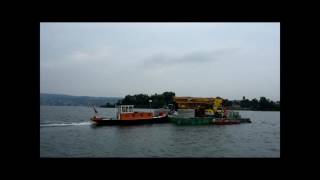 Krantransport auf dem Wasserweg auf die Insel Ufnau im Zürichsee [upl. by Dragoon]