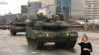 Große Parade der NATO in Litauen  Deutsches Kontingent Leopard 2 Marder Boxer Puma 25112023 [upl. by Ute]