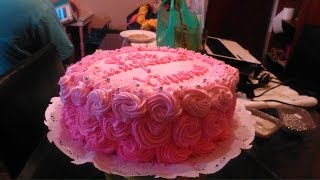 TORTITA CON RELLENO Y DECORADO DE ROSAS [upl. by Nylak]