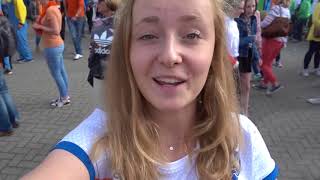 Oranjevlog 5 Sanne krijgt shirt met eigen naam [upl. by Obara894]