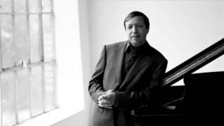 Mozart  Piano Concerto No 12 in A major K 414 Murray Perahia [upl. by Akiehsal]