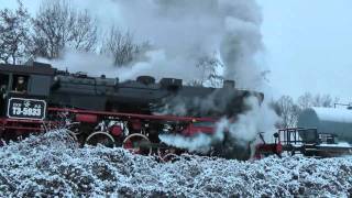 Steamtrain powerAwesome whistle Good sound Steamlocomotive build 1943 Stoomtrein [upl. by Debor]