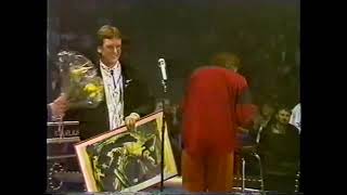 Lars HUG vinder quotPressens Prisquot til Dansk Grammy 1990 [upl. by Infeld]