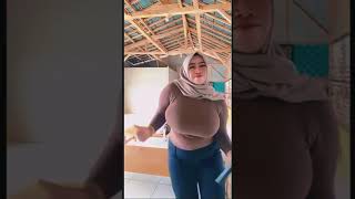 bunda enung asyik karaoke body hijab gemoy [upl. by Chadabe]