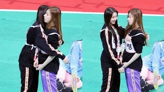 IZONEs Chaeyeon amp ITZYs Chaeryeong Cute Interaction at ISAC 2019 [upl. by Serica]