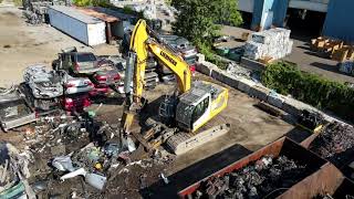 Car Dismantling Machine Powerhand VRS200 on Liebherr R922 Excavator [upl. by Everett]