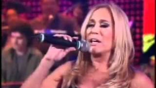 Suzana Vieira esquece a letra cantando no Faustão  191210 [upl. by Ilamad]