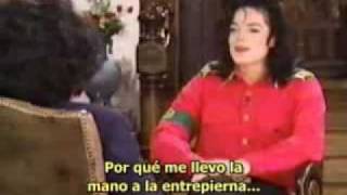 Michael Jackson Porque se pone la mano quotahiquot sub español [upl. by Nylia504]