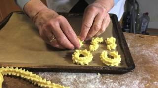 Backen mit Oma Agnes Spritzgebäck [upl. by Ethelyn854]