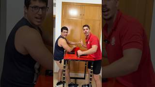 Nos descubrieron😱 pulsoscallejeros calistenia luchadebrazos armwrestling pulsos [upl. by Germayne]