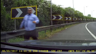 UK Dash Cam  Petrol and rings roadside scam  Be mindful when stopping to help quotsomebodyquot [upl. by Philip792]