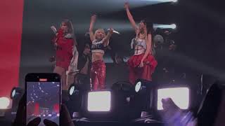 I AM THE BEST VIP SC Fancam  2NE1 WELCOME BACK Concert in Manila  DAY 116Nov2024 [upl. by Irej]