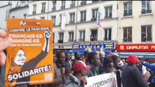 示威遊行喊口號也這麼有節奏manifestation pour le permis de séjourParis France為爭取居留證走上街頭巴黎非裔的節奏感太厲害！後方預備的警察救護車頗多 [upl. by Notneb]