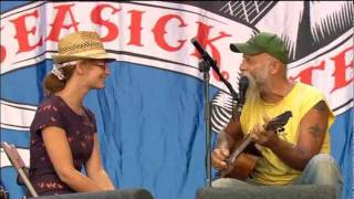 Seasick Steve  Walkin Man live Glastonbury [upl. by Crosley]