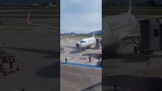 Latam A320 encostando no gate do Floripa Airport 🤩 agora é hora de voltar pra casa [upl. by Schatz198]