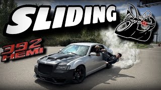 FIRST TIME DOING DONUTS IN HIS SCATPACK SWAPPED CHRYSLER 300 [upl. by Benjamin858]