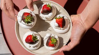 Mini pavlovas fraise chocolat  succès assuré avec ces bouchées gourmandes [upl. by Ymrots]