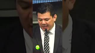 Deputado Gilvan discute com pastor [upl. by Hendren]