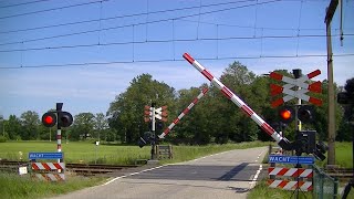 Spoorwegovergang Zenderen  Dutch railroad crossing [upl. by Enihsnus]