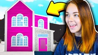 MY GIRLFRIEND DOES THE BLOXBURG 5x5 HOUSE BUILD OFF CHALLENGE Roblox [upl. by Nyberg]