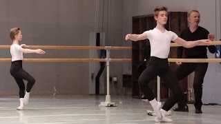 Danse classique  barre  garçons 1213 ans  ballet boys 1 [upl. by Laird]