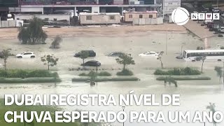 Dubai registra nível de chuva esperado para um ano em 12 horas [upl. by Annairda954]