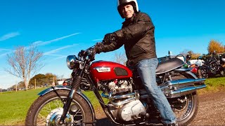 ARDINGLY CLASSIC Motorcycle Show LOOK INSIDE Queens Jubilee Hall at BSA Norton VINCENT Triumph RUDGE [upl. by Llennor93]