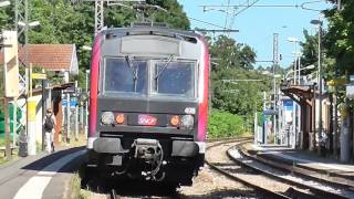 Z8800  Départ de la gare de Chilly Mazarin sur la ligne C du RER [upl. by Martinson]