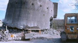 ABRISS LUFTSCHUTZTURM FREILIGRATHSTRASSE  LILIENCRONSTRASSE WILHELMSHAVEN [upl. by Kravits360]