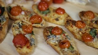 Bruschetta z anchois i serem pleśniowym [upl. by Dalia]