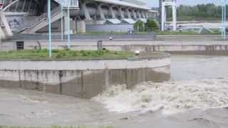 Hochwasser Wien Kraftwerk Freudenau 04062013 [upl. by Froemming762]