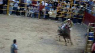 Bombardero Rojo Vs Charrito de Tlalmanalco En la Monumental de Morelia 2009 [upl. by Aicelaf174]