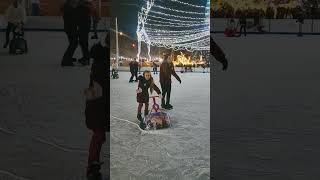 Patinando sobre hielo [upl. by Sucramat455]