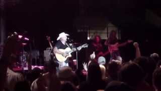 Chris Cagle  Chicks Dig It Live [upl. by Phalan859]