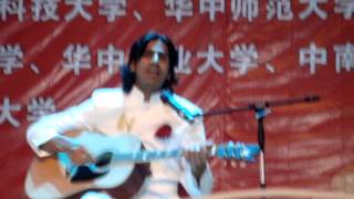 Pakistani guy singing in Chinese language Chinese song [upl. by Sad]