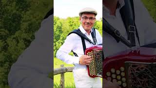 Le berger d’Aure à l’accordéon family music accordion accordeon france [upl. by Elburt]