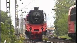 schnellste Dampflok der Welt trifft ELok 103 217 in Straubing am 12502 [upl. by Cy]