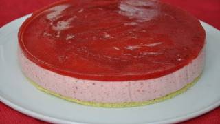 Recette du gâteau Bavarois aux fraises et pistache [upl. by Aicilram]