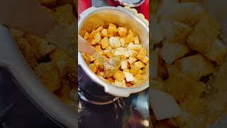 Damalu kachauri music bollywood love song hindisong food roti comedyfilms cooking [upl. by Hembree166]