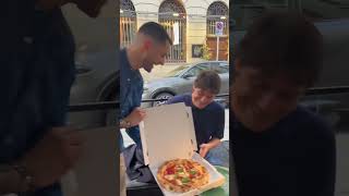 Prima pizza napoletana per Antonio Conte ðŸ˜ðŸ• [upl. by Matejka305]