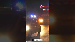 AUTO HINDERT BRANDWEER Brandweer Axel met spoed bij GROTE BRAND brandweer feuerwehr ytshorts [upl. by Anayrb]