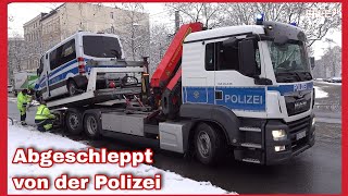 🚓POLIZEICRASH AUF EINSATZFAHRT🚨Vier Verletzte bei Unfall in Leipzig🚑Polizei schleppt sich selbst ab🚓 [upl. by Bornstein]