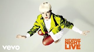 Robyn  Call Your Girlfriend Live on SNL [upl. by Augusta]